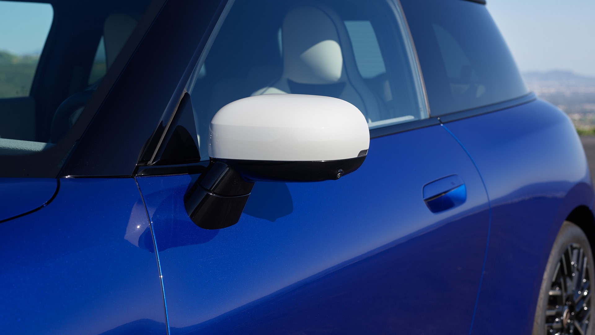 MINI pur electric - galerie exterior - oglindă